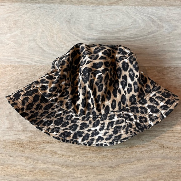 leopard print bucket hat - Picture 1 of 1